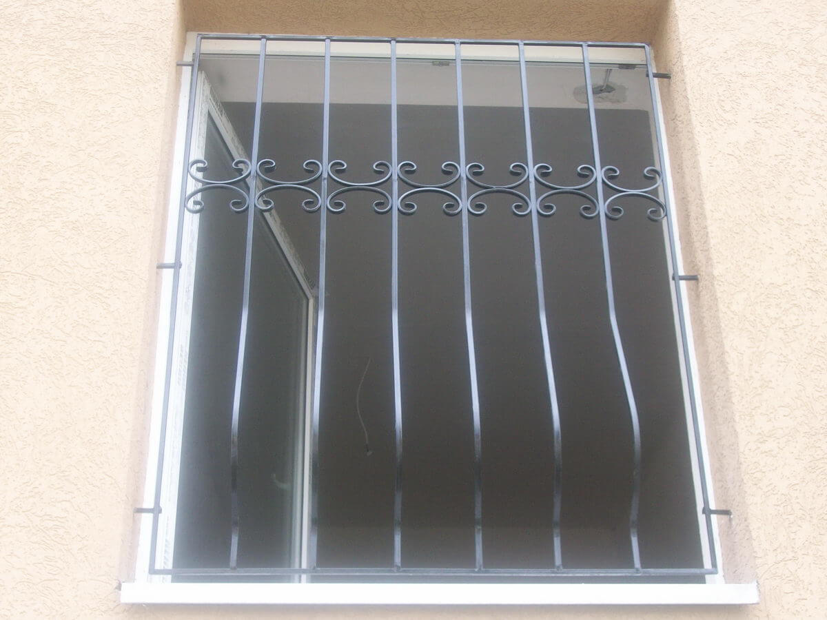 Решетки на окна, ул. Менделеева 37А 1